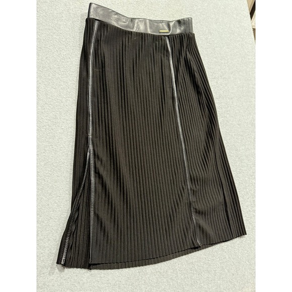 Marc New York Andrew Marc Size XS Black Accordion Faux Leather Detail Skirt - Picture 4 of 13